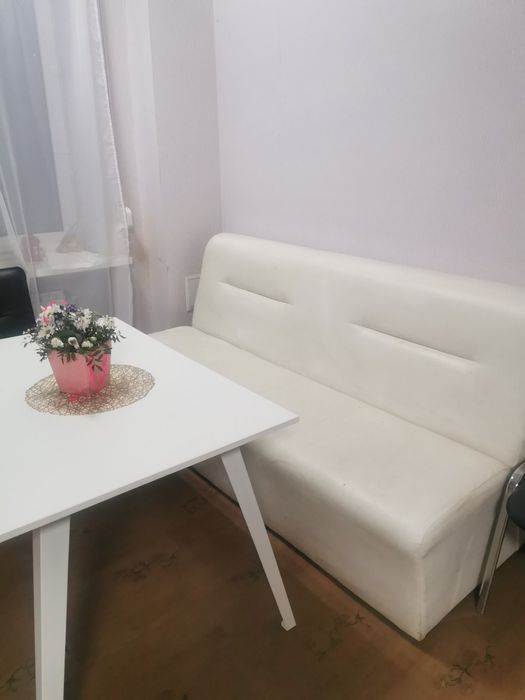 Офисный не раскладной диван длинна 2 метра