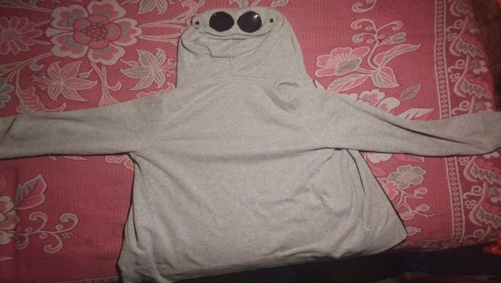 зип худи ( кофта ) от c.p company оригинал