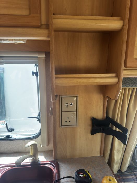 Caravana sterling bem cuidada