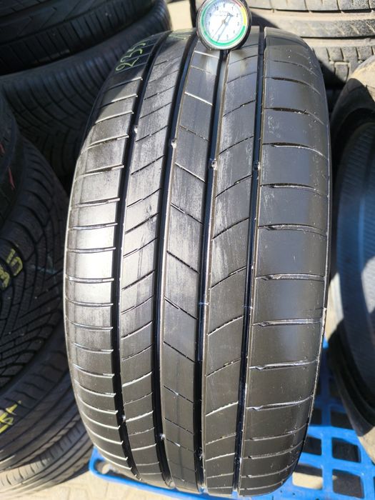 Opona Kumho ecsta HS52 235/50/18 pojedynka