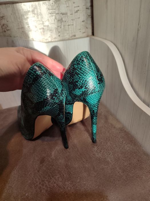 Туфлі на каблуку жіночі