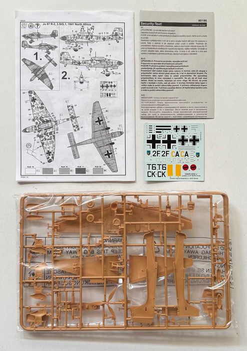 Revell_Junkers Ju 87 B2/R2. ESc.1:72. Completo e como novo.