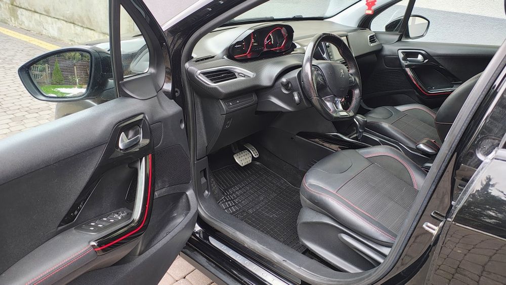 Peugeot 2008 GT-LINE 1,2 THP ,, automat,,