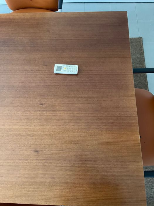 Mesa de jantar ou escritório em madeira maciça
