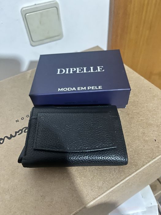 Carteira em pele preta DIPELLE
