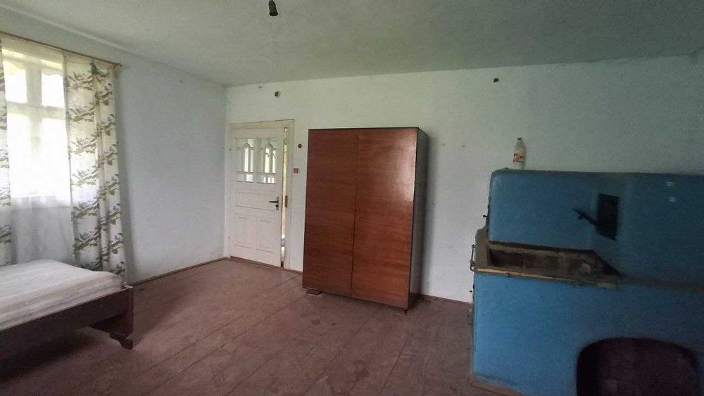 Продається будинок35 м2 і земельна ділянка 50 соток в с. Гостів, електрика, бізнес, сонячні панелі, дохід