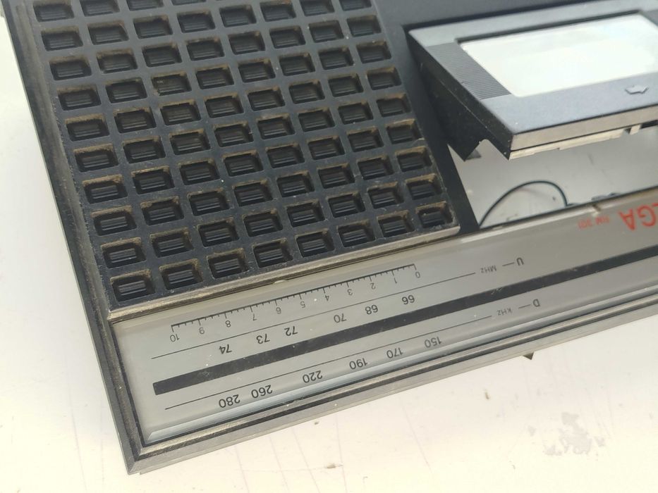 Panel przedni Wilga RM301 z głośnikiem używany bardzo ładny stan