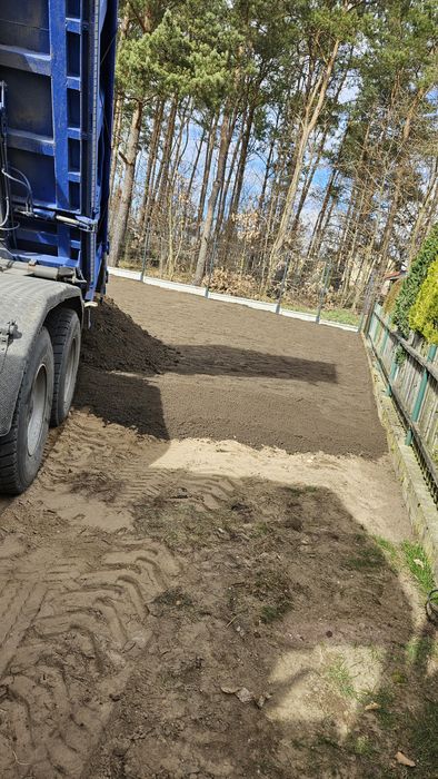 Czarnoziem świeżo przesiany (ziemia ogrodowa)
