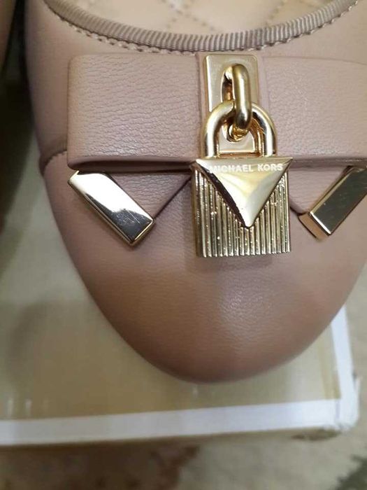 Балетки Michael Kors
Оригинал. Размер 6,5 американский.