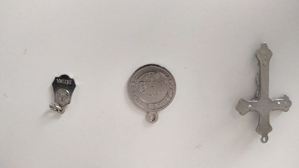 Três medalhas para fio