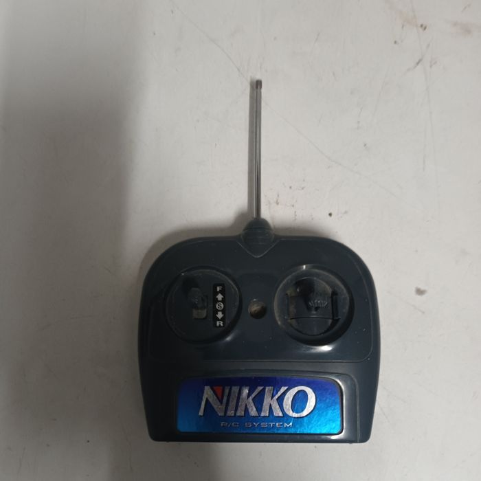 Carro telecomandado da NIKKO