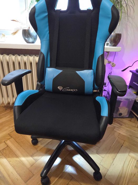 Fotel gamingowy dla gracza Genesis Nitro 550 Czarno niebieski Tilt (bujanie)