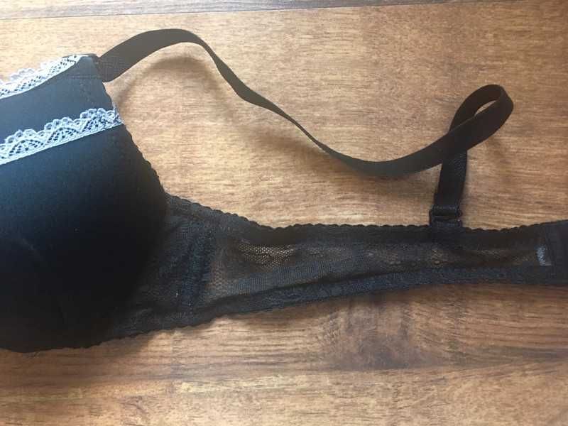 Stanik biustonosz czarny usztywniany bez push up 75B
