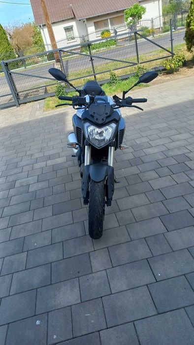 Motocykl Yamaha MT-125