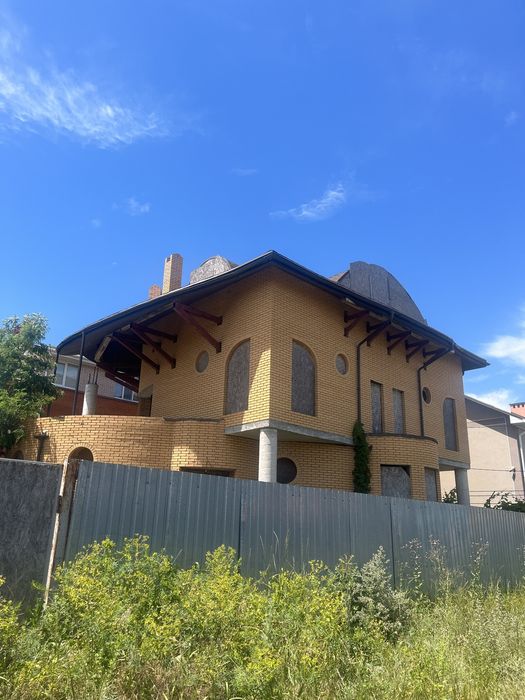 Двухэтажный дом в Санжейке