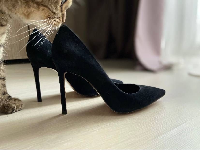 Нові чорін туфлі