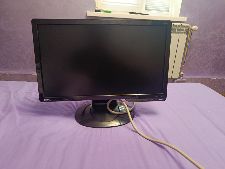 Монітор BenQ в робочому стані