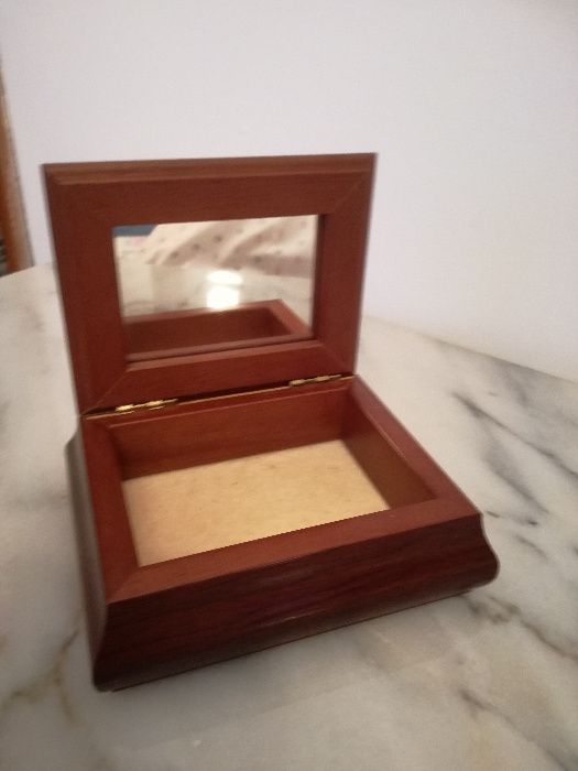 Guarda Jóias c/Tampa em Prata de Lei