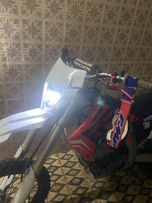 Crf 450 r matriculada