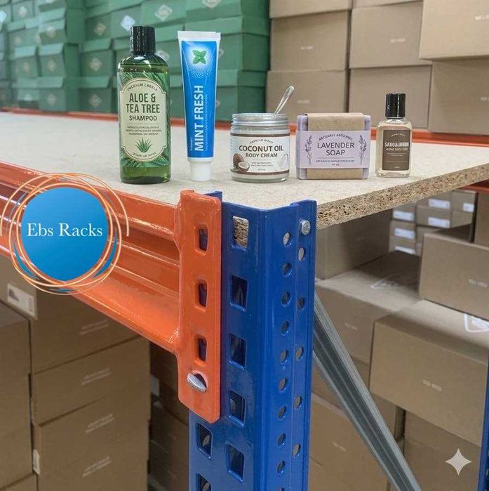 Estante metálica robusta ideal para suportar carga ligeira/média