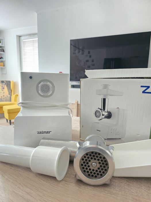 Maszynka do mięsa ZELMER ZMM0800 – stan bardzo dobry