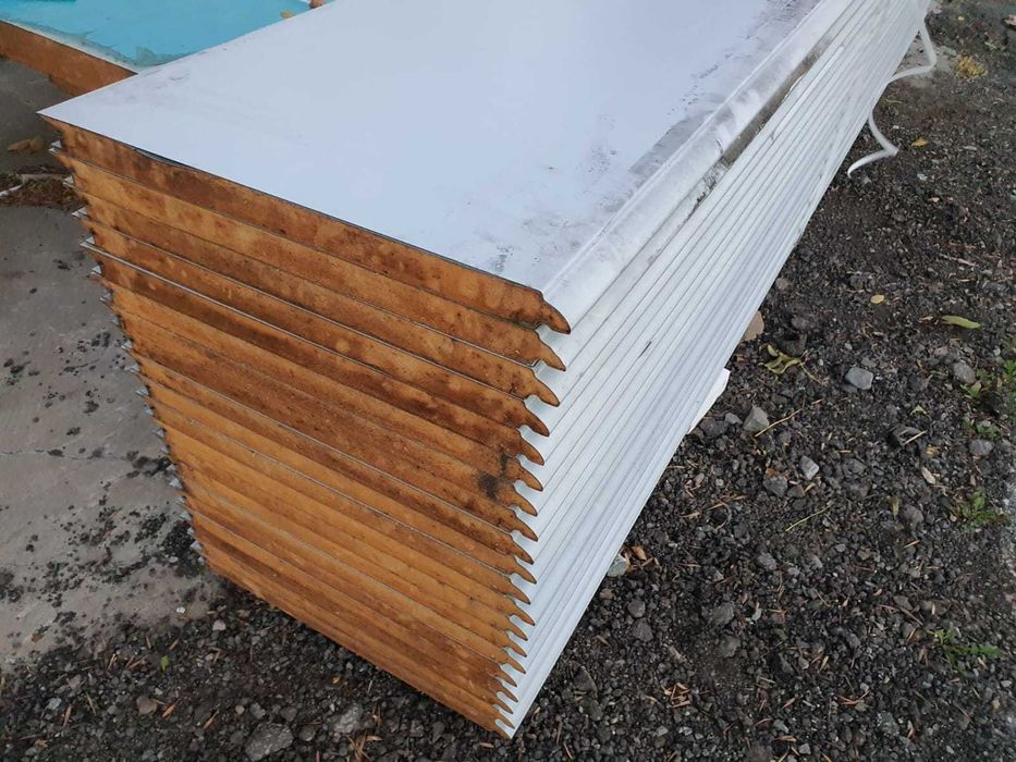 Płyty ścienne, warstwowe, izolacyjne, bramowe, piana PIR, 40mm 2 klasa