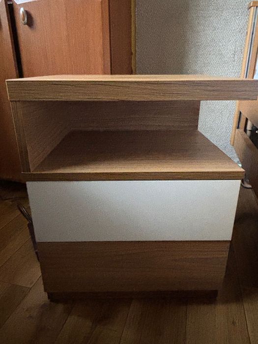 Sprzedam szafkę nocną