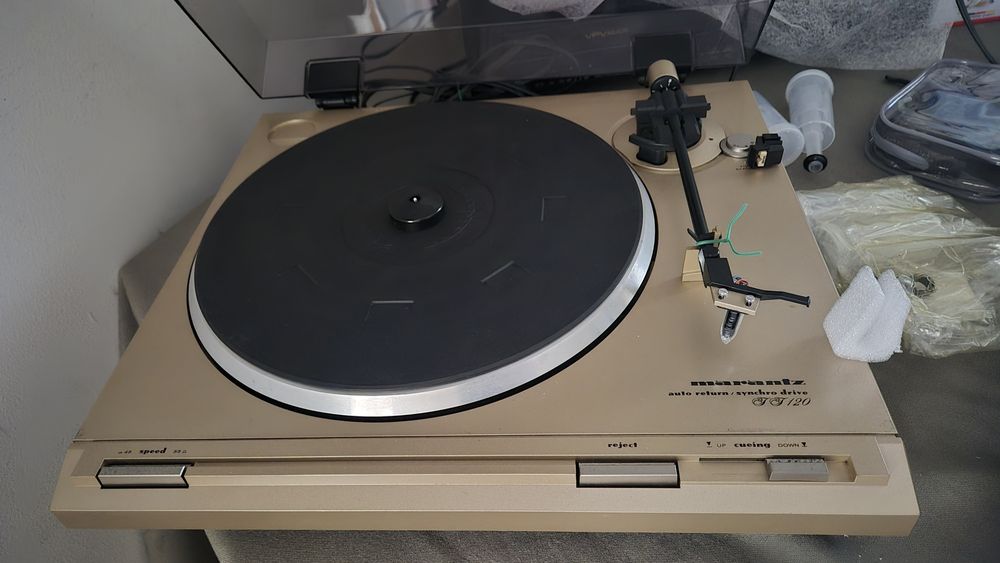 Gira-discos Marantz TT 120