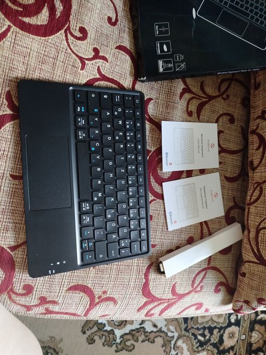 клавіатури Fintie з вбудованим тачпадом (Wireless Keyboard With Touchpad)