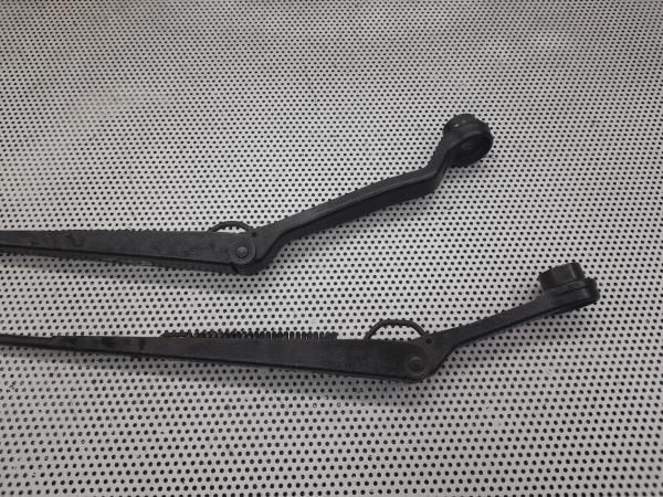Haste / braço de escova limpa vidros frente direita MAZDA 323 P V (BA)