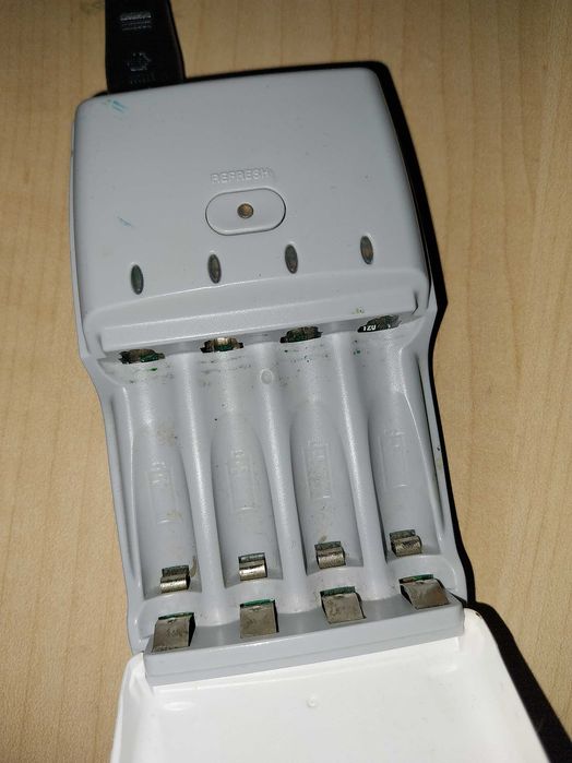 Carregador Pilhas AA e AAA Sony