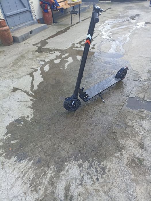 Електро самокат Midvey робить все став поїхав