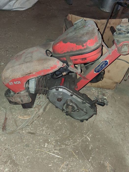 Moto enxada Benassi RT401 a gasolina de mistura para peças