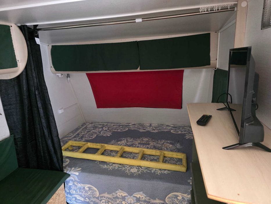 Vendo caravana com avançado