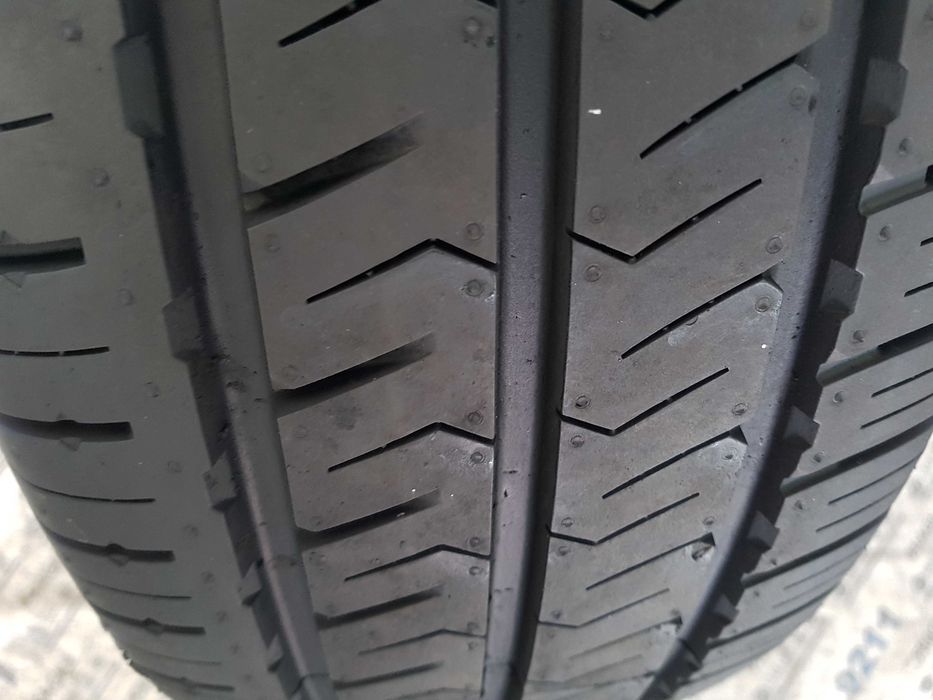 Nowa Opona Hankook Radial RA28E  215/65R16C  215/65/16C