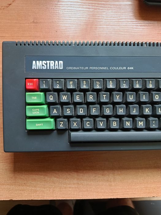 Komputer amstrad cpc 464