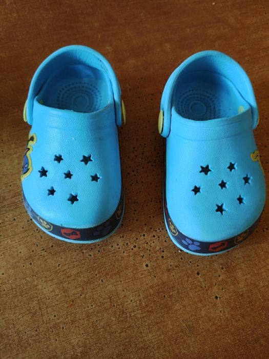 Kroksy z psiego patrola roz 19