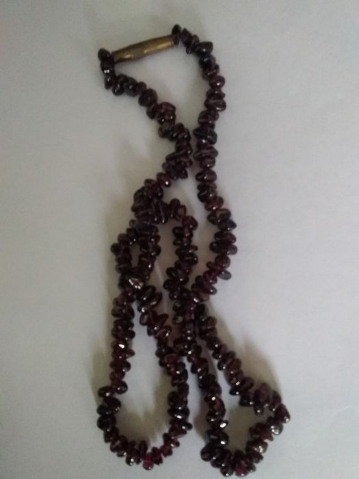 Продам бусы гранат