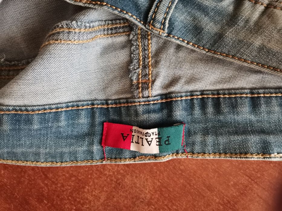 Шорты джинсовые.