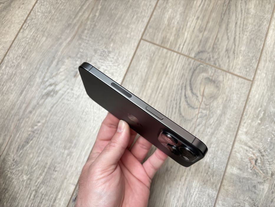 iPhone 15 Pro 1TB Black Titanium
