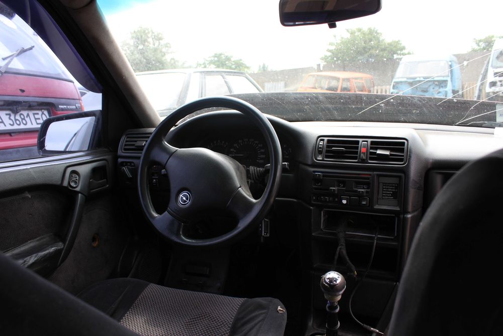 Opel Vectra-A / Опель Вектра-А  - запчасти (разборка)