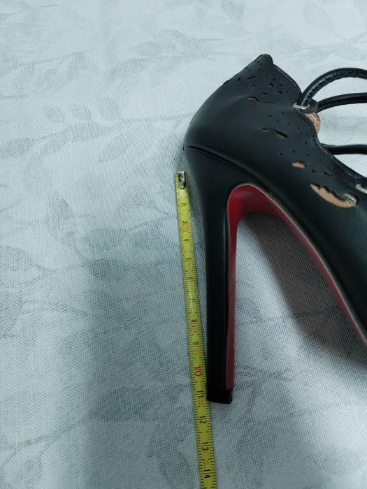 Sapatos de senhora pretos, número 35 "Rumbidza"