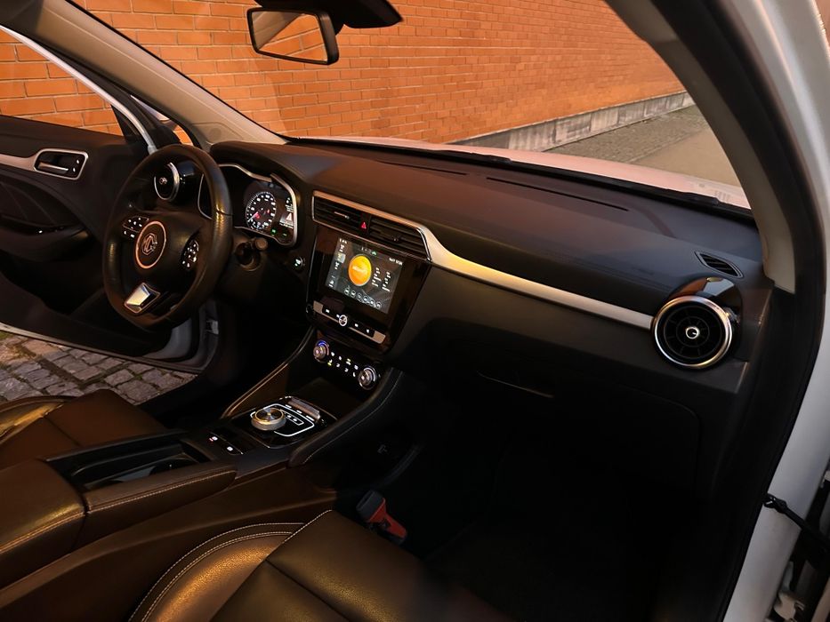 MG ZS EV Luxury 44kw