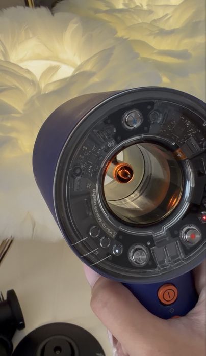 Фен Dyson Supersonic Nural HD16