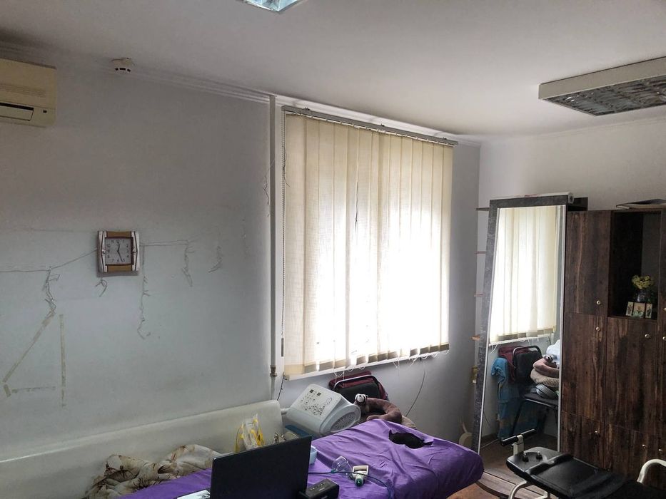 ПРОДАМ  торгово-административное помещение в центре