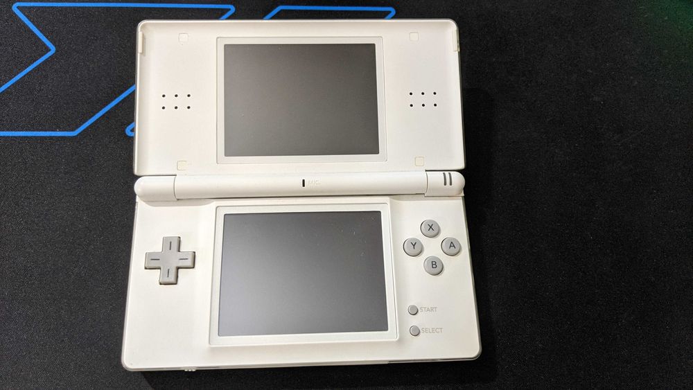 Nintendo DS Lite