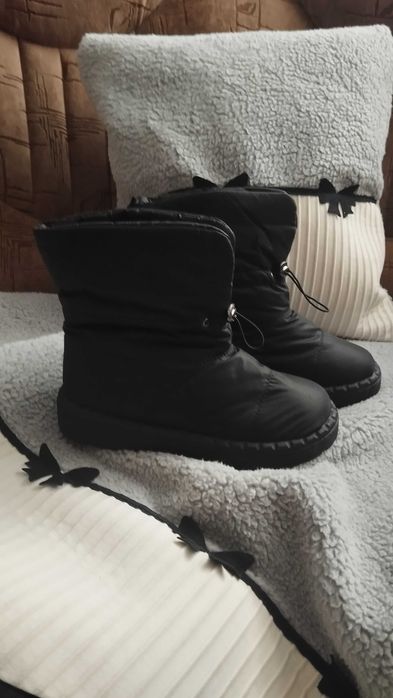 Зимові дутики тепленькі 38 розмір 24 см