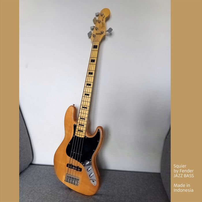 Jazz Bass Squier by Fender | bas pięciostrunowy + pokrowiec