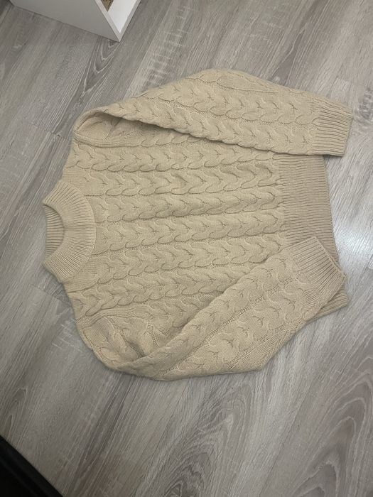 beżowy miły sweter