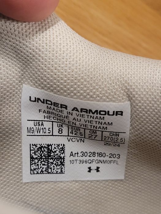 Sneakersy Męskie UNDER ARMOUR  beżowy  rozm. 42,5